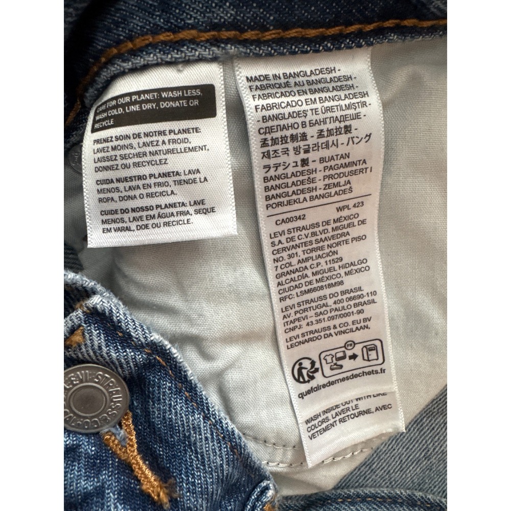 Levi's High Waisted Mom Shorts Medium Wash Denim Blue Size 31 12 A19650045 NEW - Picture 6 of 14